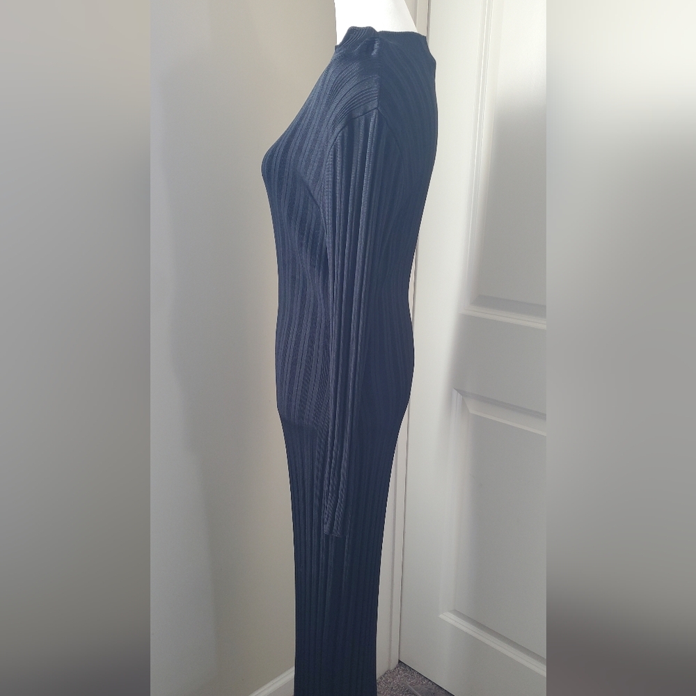 Like New Ribbed Dress - Picture 4 of 13